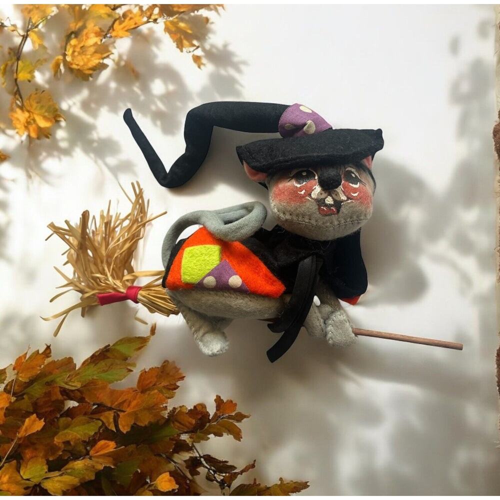 Vintage Annalee Halloween Witch Mouse Broom Doll felt animal decoration - EUC